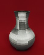 precession-du-feminin-simulation-ii-exercice-de-capture-de-tonalite-niveaux-de-gris-sur-vase-classique
